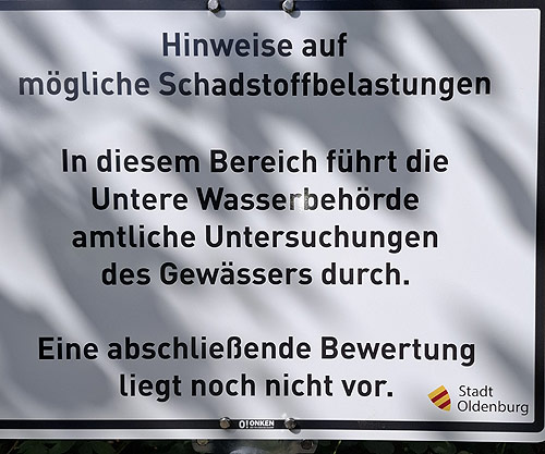 Hinweisschild auf Schadstoffuntersuchung. Foto: Dieter Niebisch , 9. September 2026